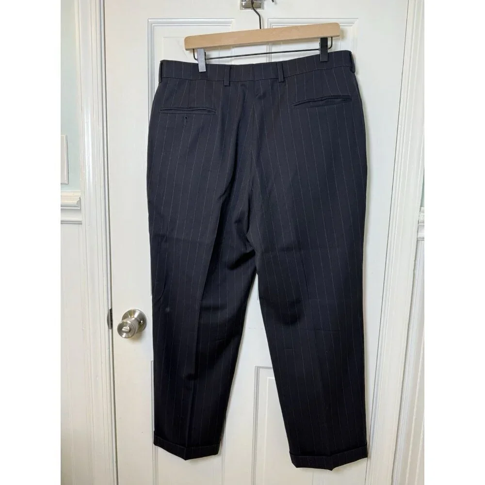 Jos A Bank Men’s Suit Navy Pinstripe Size 44R Travelers Edition 100 % Wool EUC